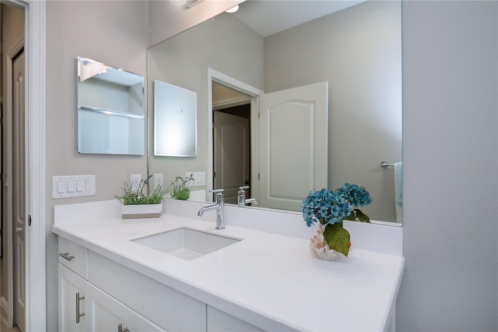 Image 36 of 52 For 27432 Janzen Court