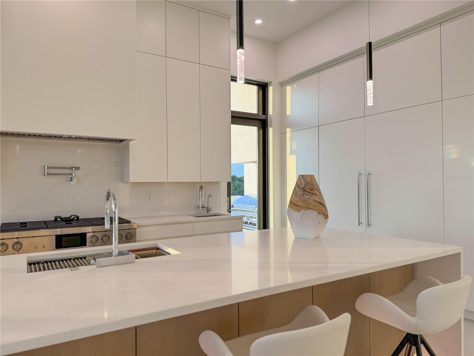 Listing photo id 15 for 519 Rountree Drive