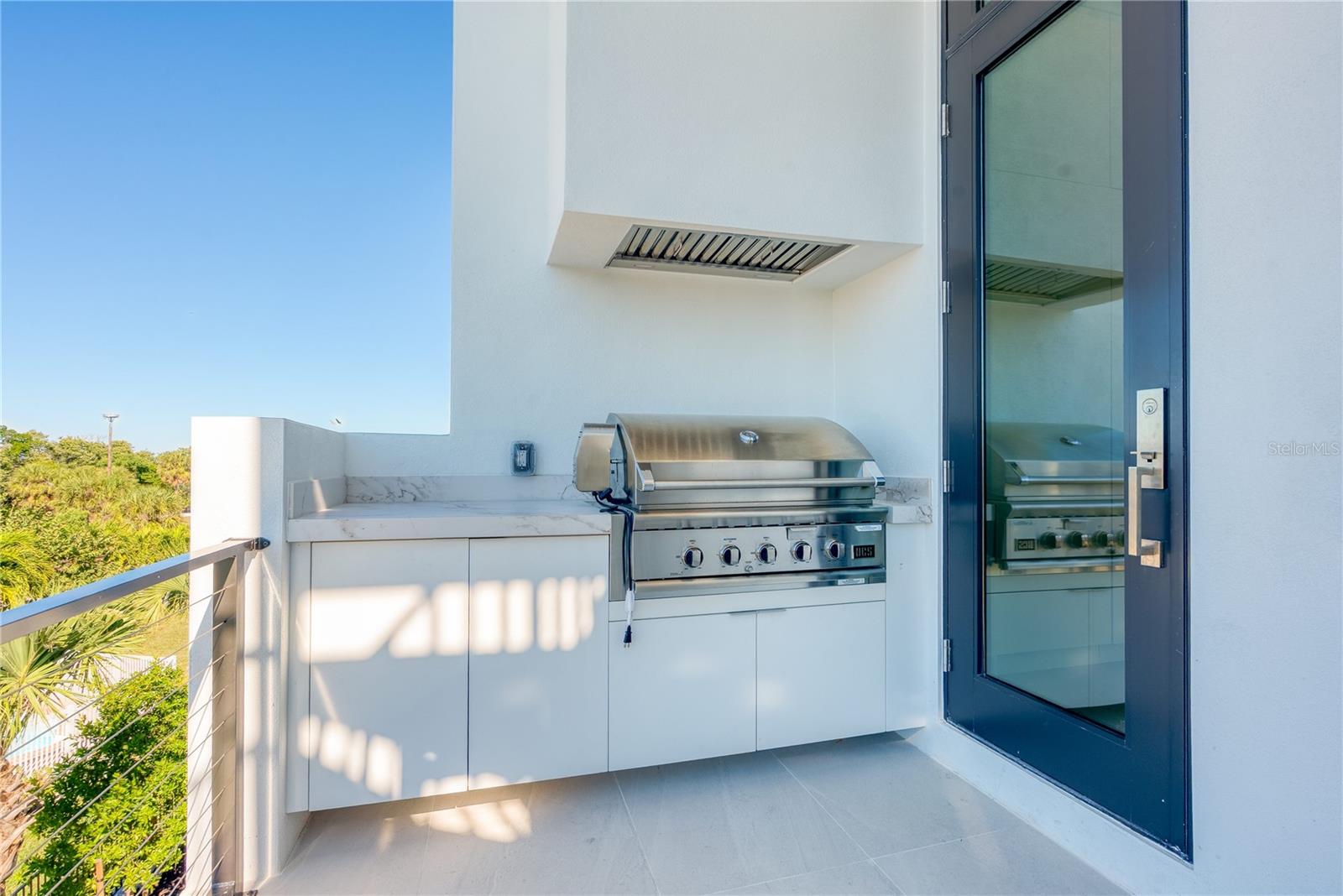 Listing photo id 16 for 519 Rountree Drive