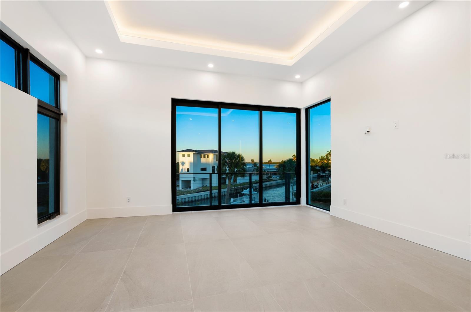 Listing photo id 22 for 519 Rountree Drive