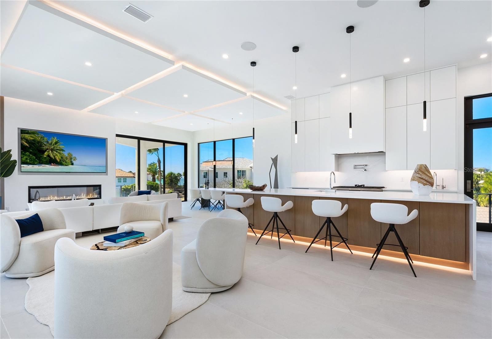 Listing photo id 2 for 519 Rountree Drive