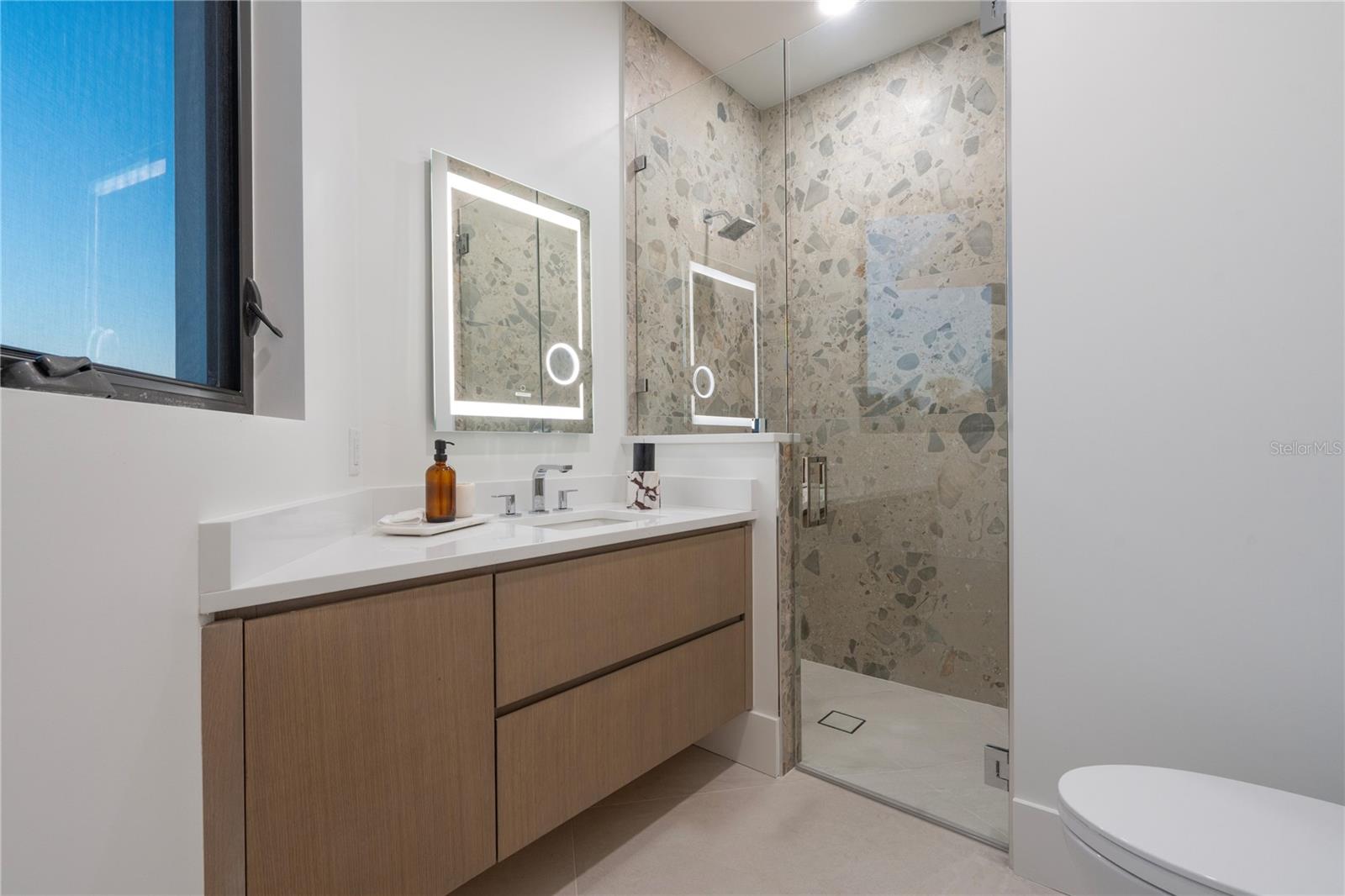 Listing photo id 55 for 519 Rountree Drive