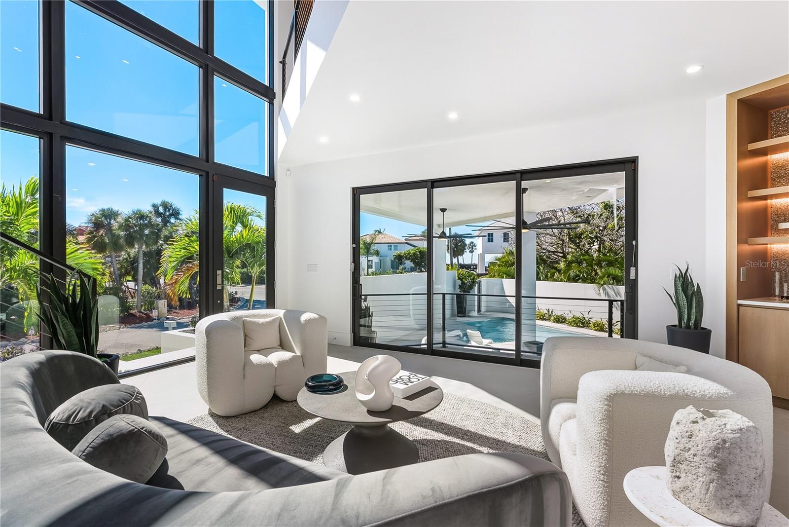 Listing photo id 4 for 519 Rountree Drive