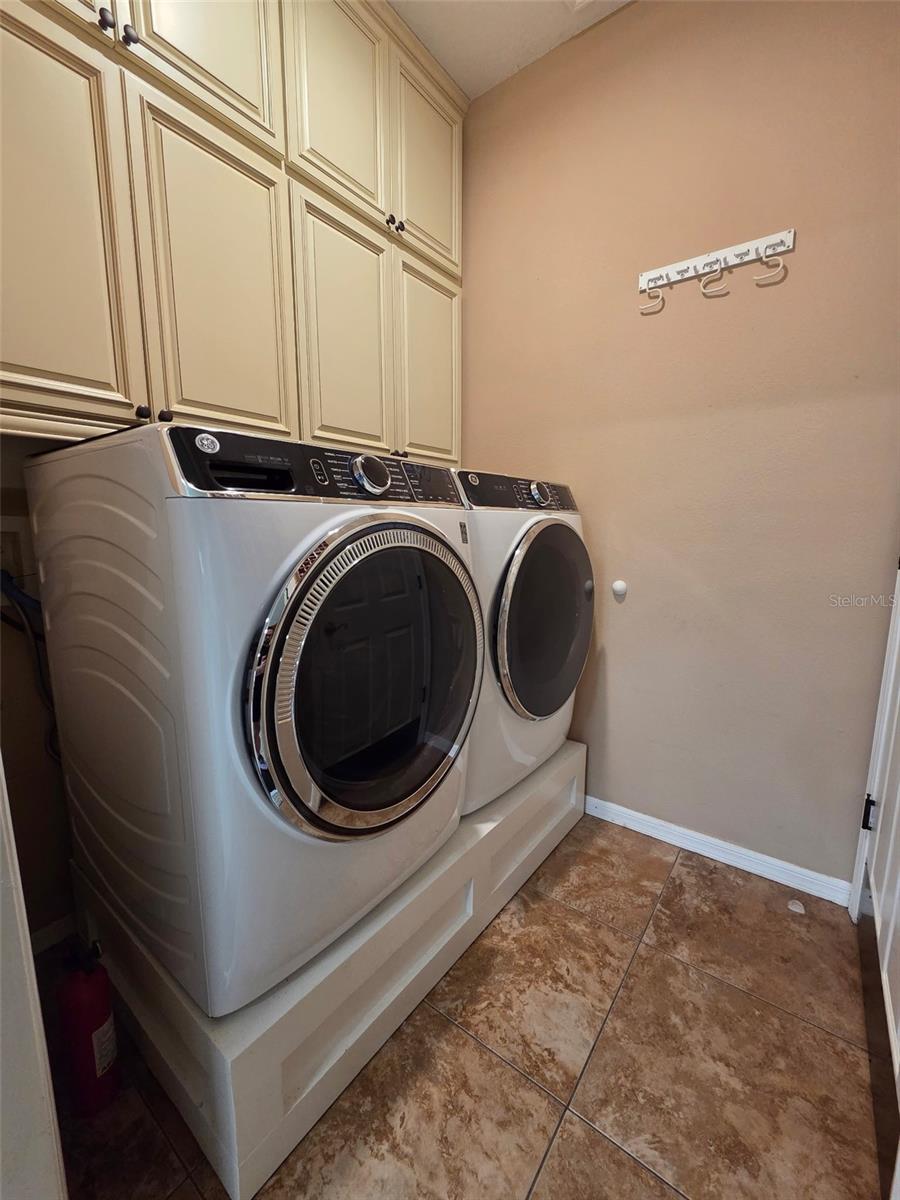 Image 29 of 31 For 6619 Buttonbush Court