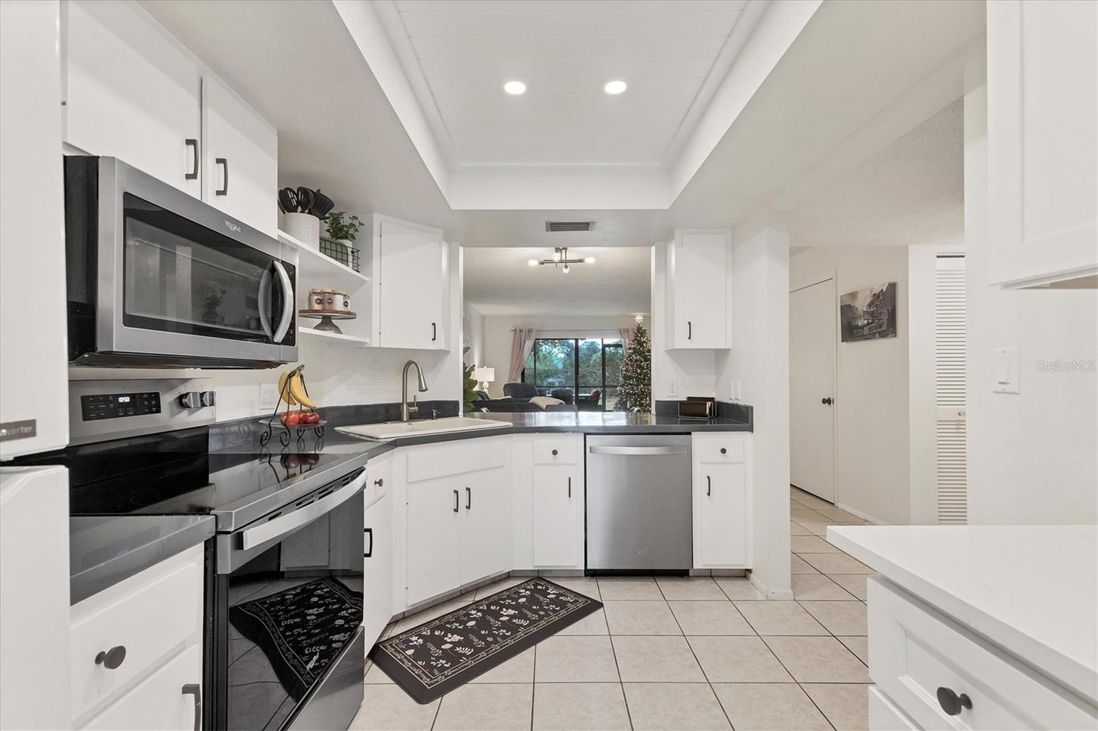 Image 4 of 32 For 7203 Curtiss Avenue 1c