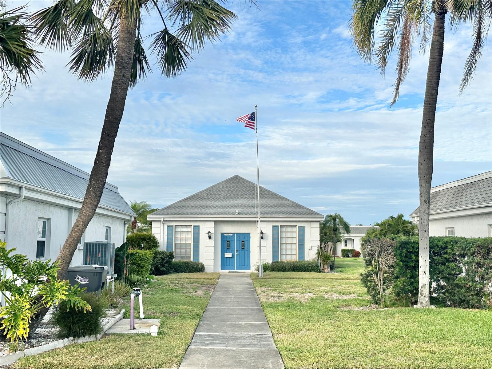 Image 23 of 25 For 9722 Hernando Court