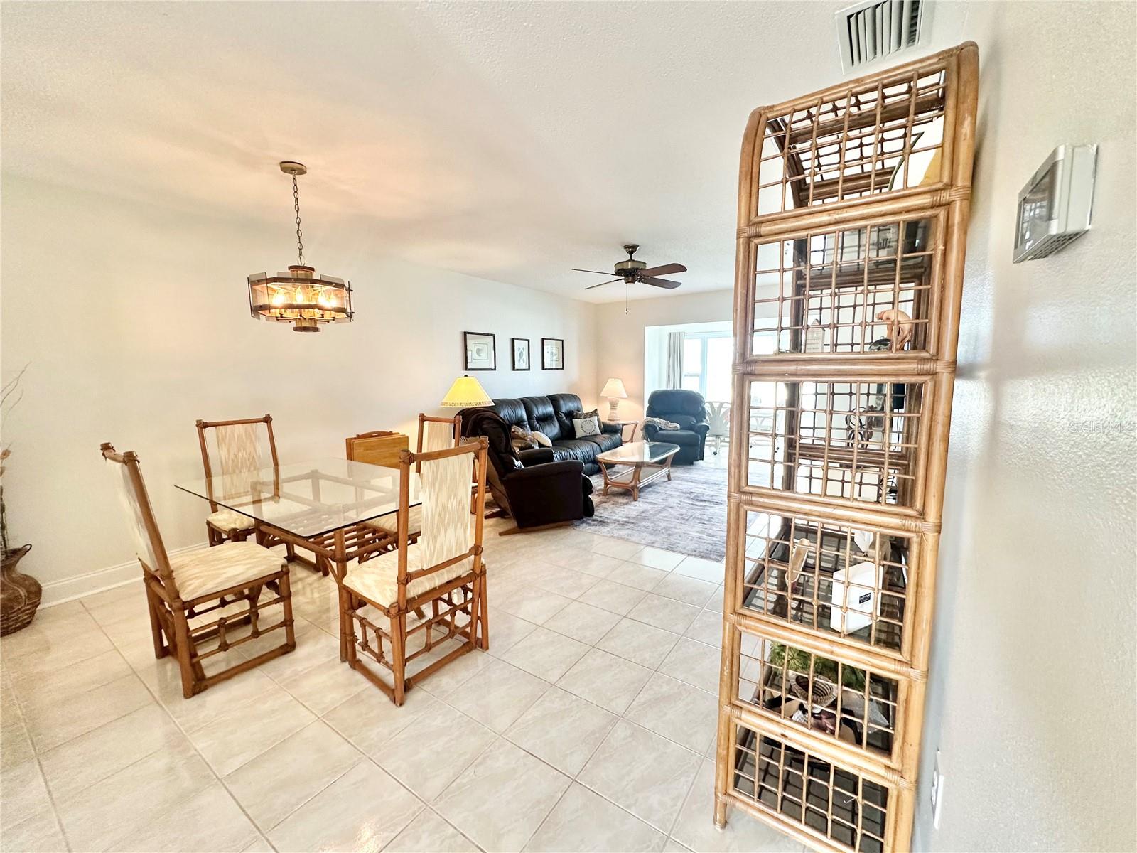 Image 7 of 25 For 9722 Hernando Court