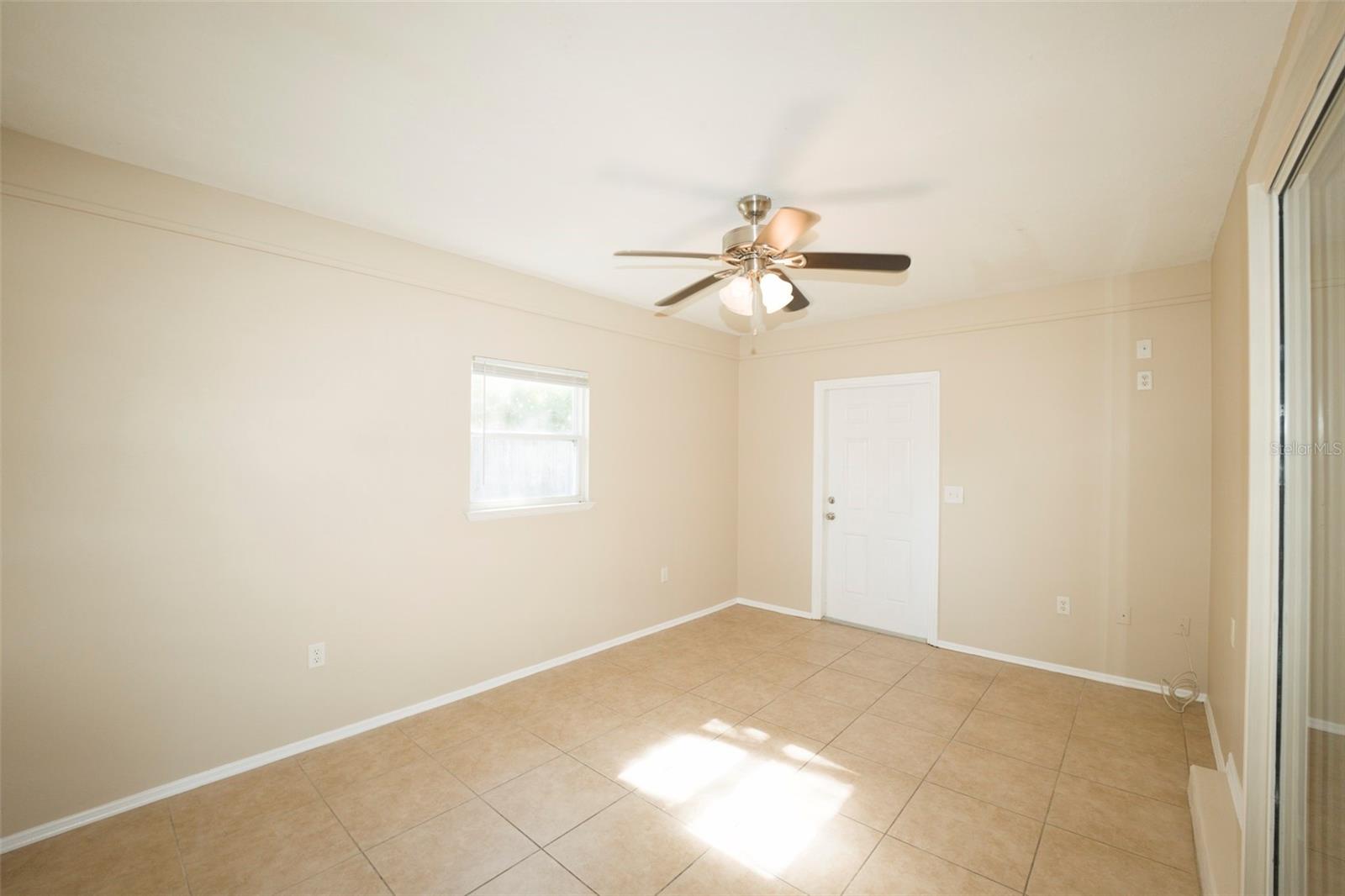 Image 7 of 14 For 207 Periwinkle Road