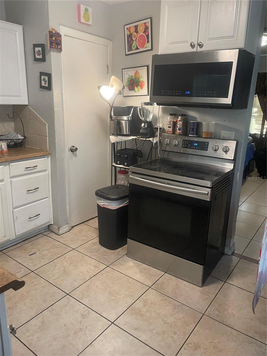 Image 6 of 9 For 1112 6th Street E