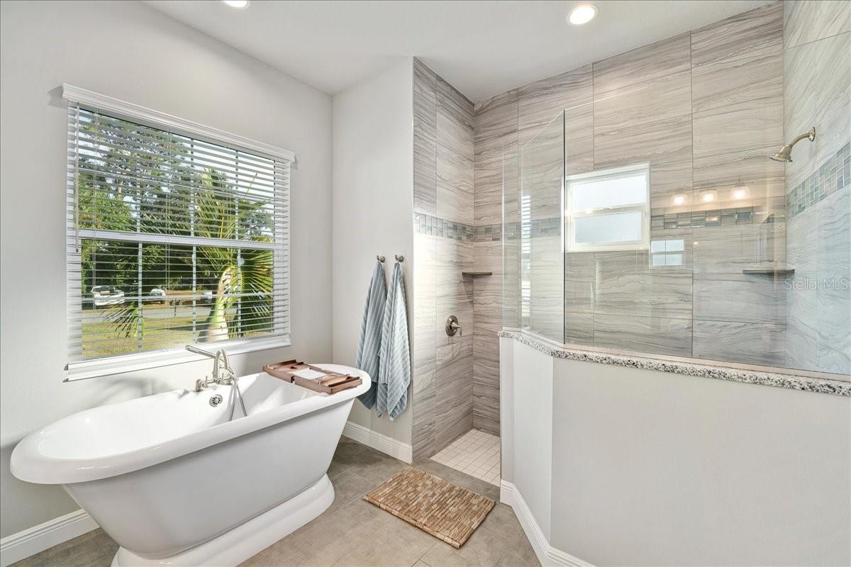 Image 14 of 55 For 612 129th Street Ne