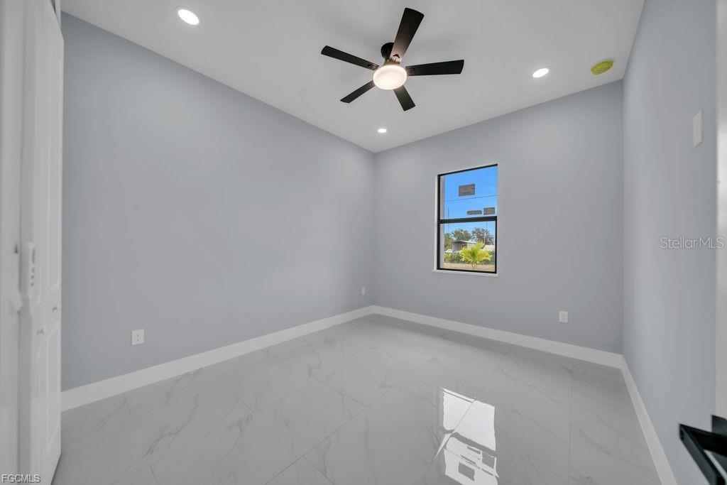 Image 22 of 38 For 54 Tena Avenue S