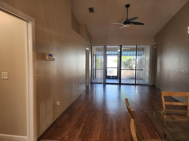 Image 13 of 53 For 3441 Beekman Place 40