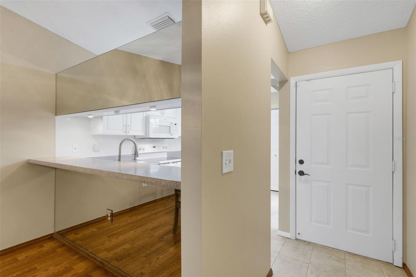 Image 40 of 53 For 3441 Beekman Place 40