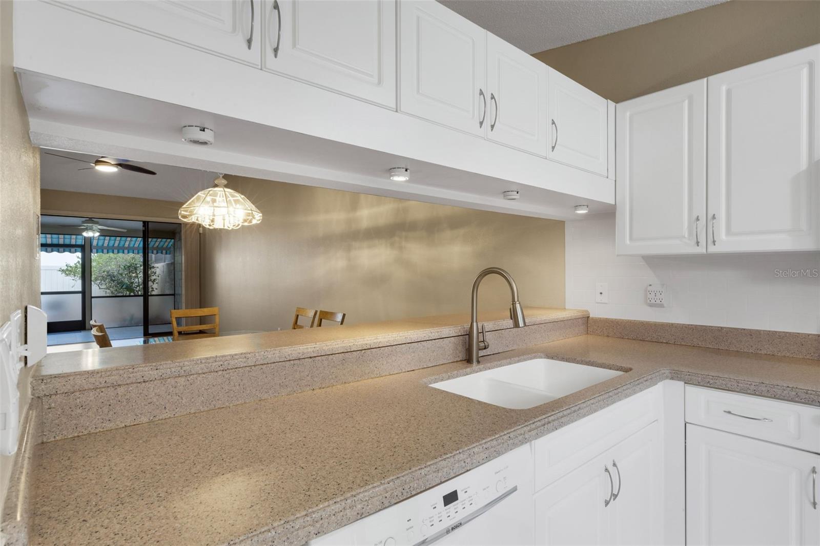 Image 43 of 53 For 3441 Beekman Place 40