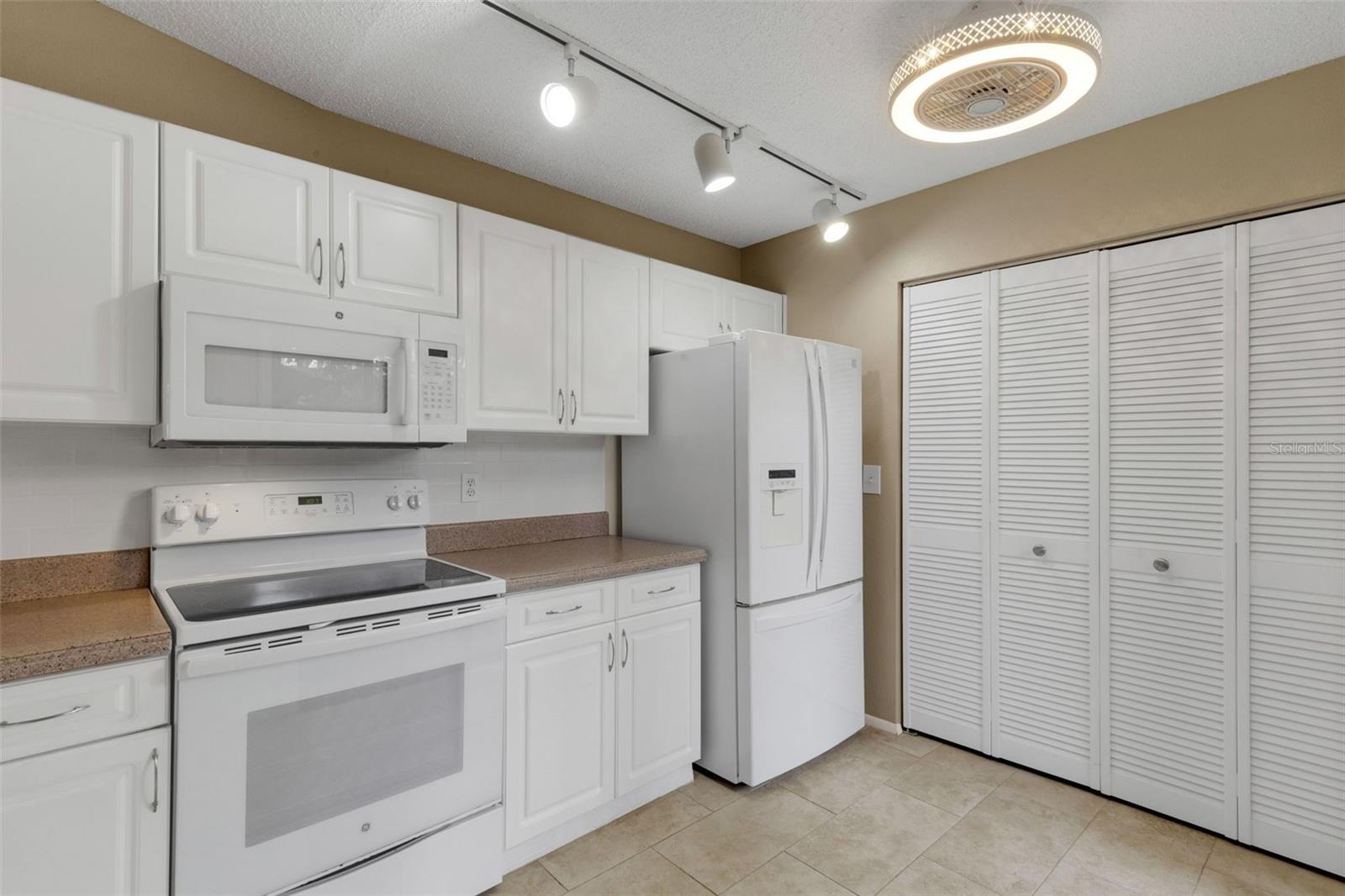 Image 44 of 53 For 3441 Beekman Place 40