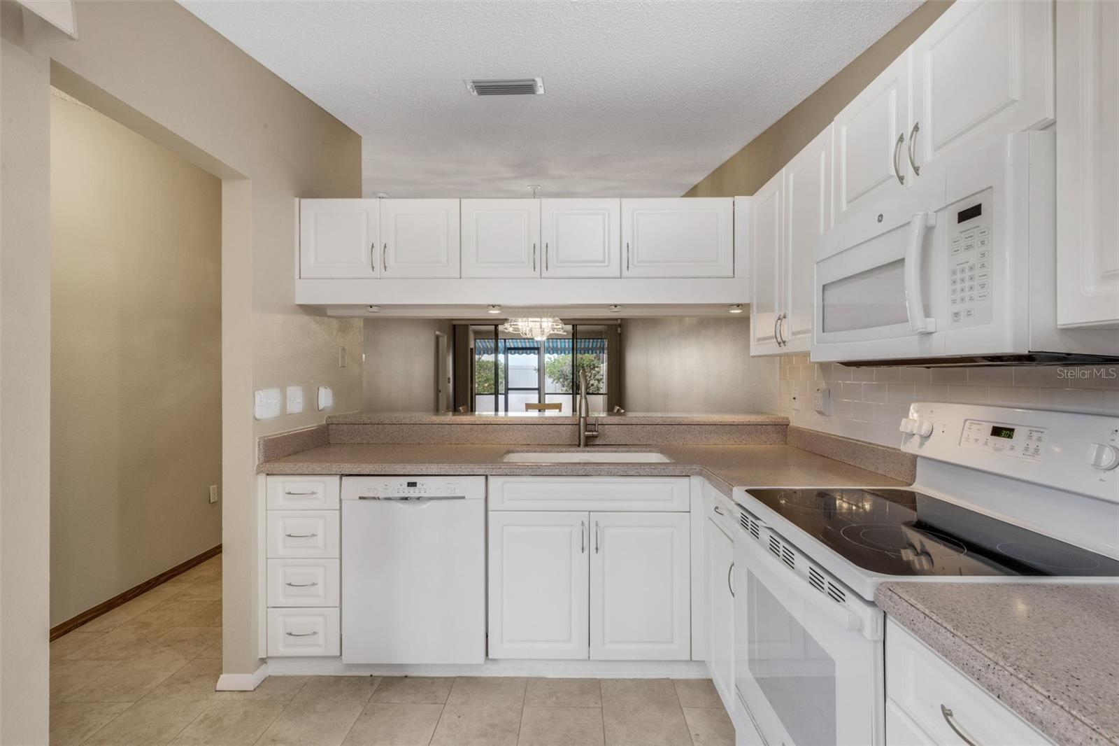 Image 48 of 53 For 3441 Beekman Place 40