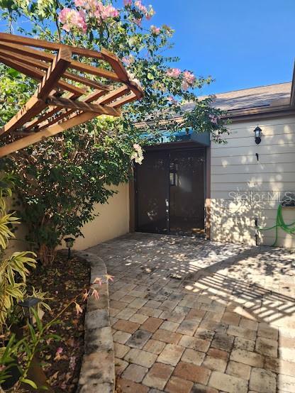 Image 5 of 53 For 3441 Beekman Place 40