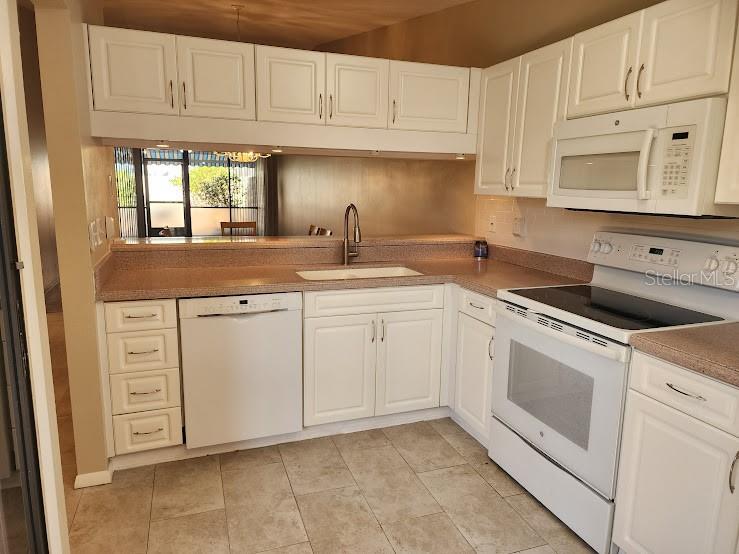 Image 8 of 53 For 3441 Beekman Place 40