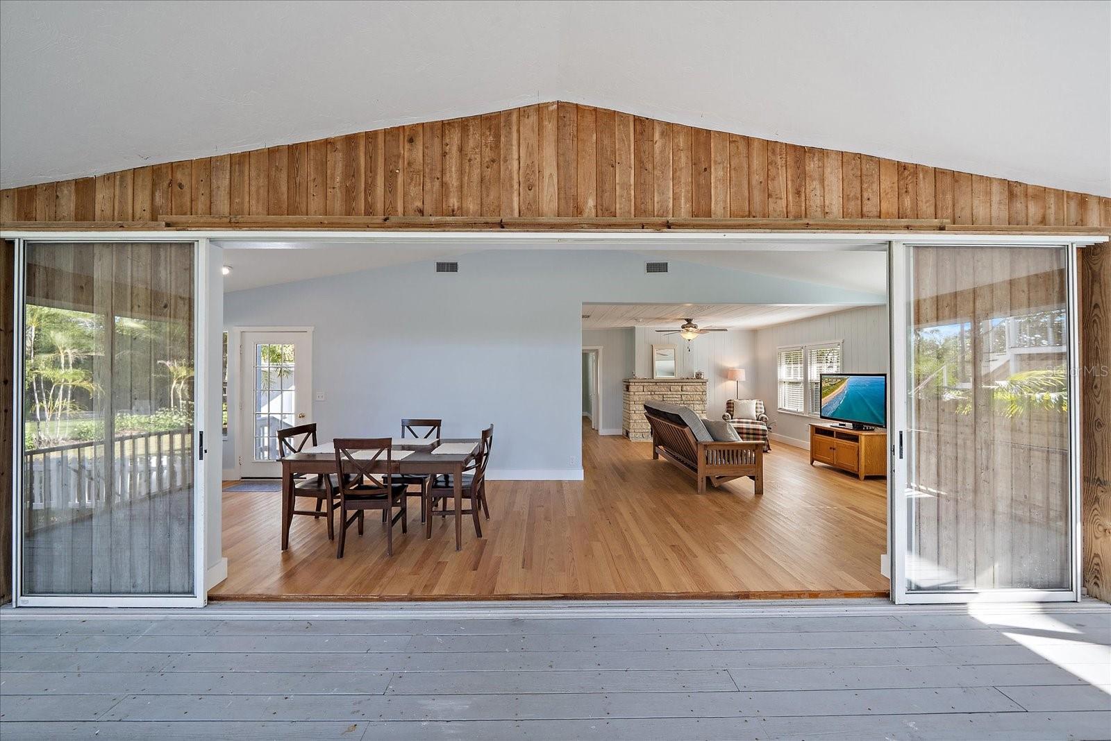 Image 19 of 49 For 6841 Longboat Drive S