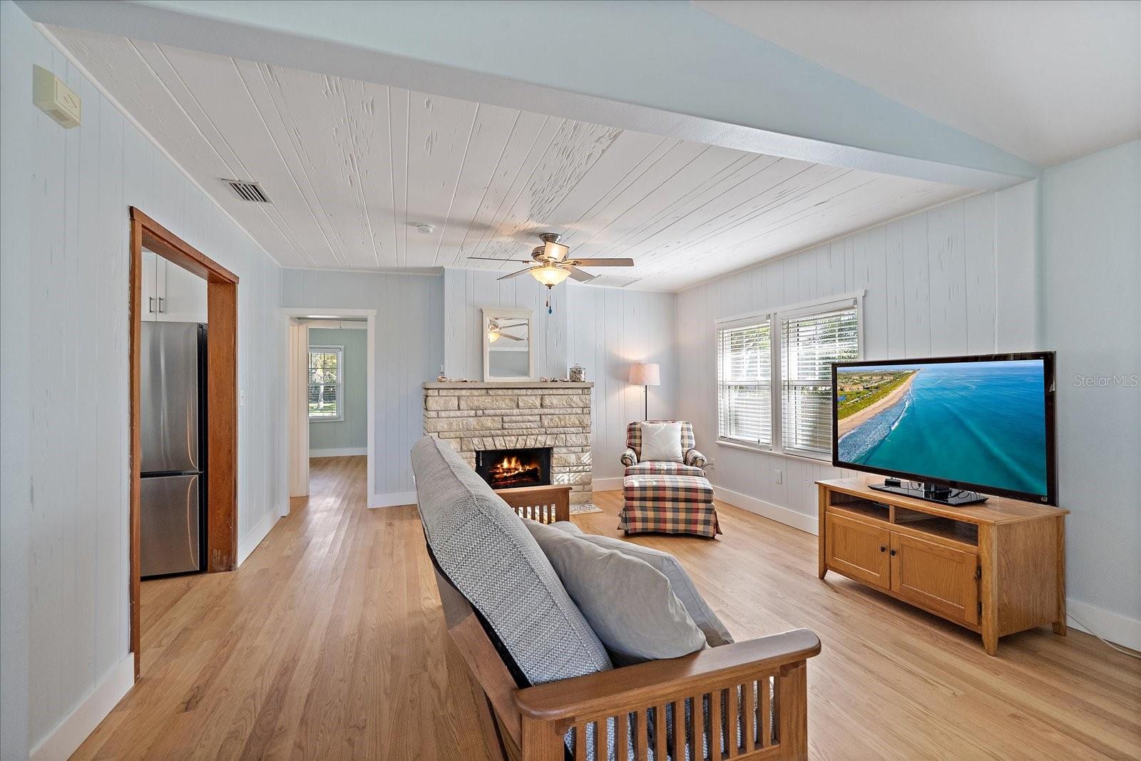 Image 22 of 49 For 6841 Longboat Drive S