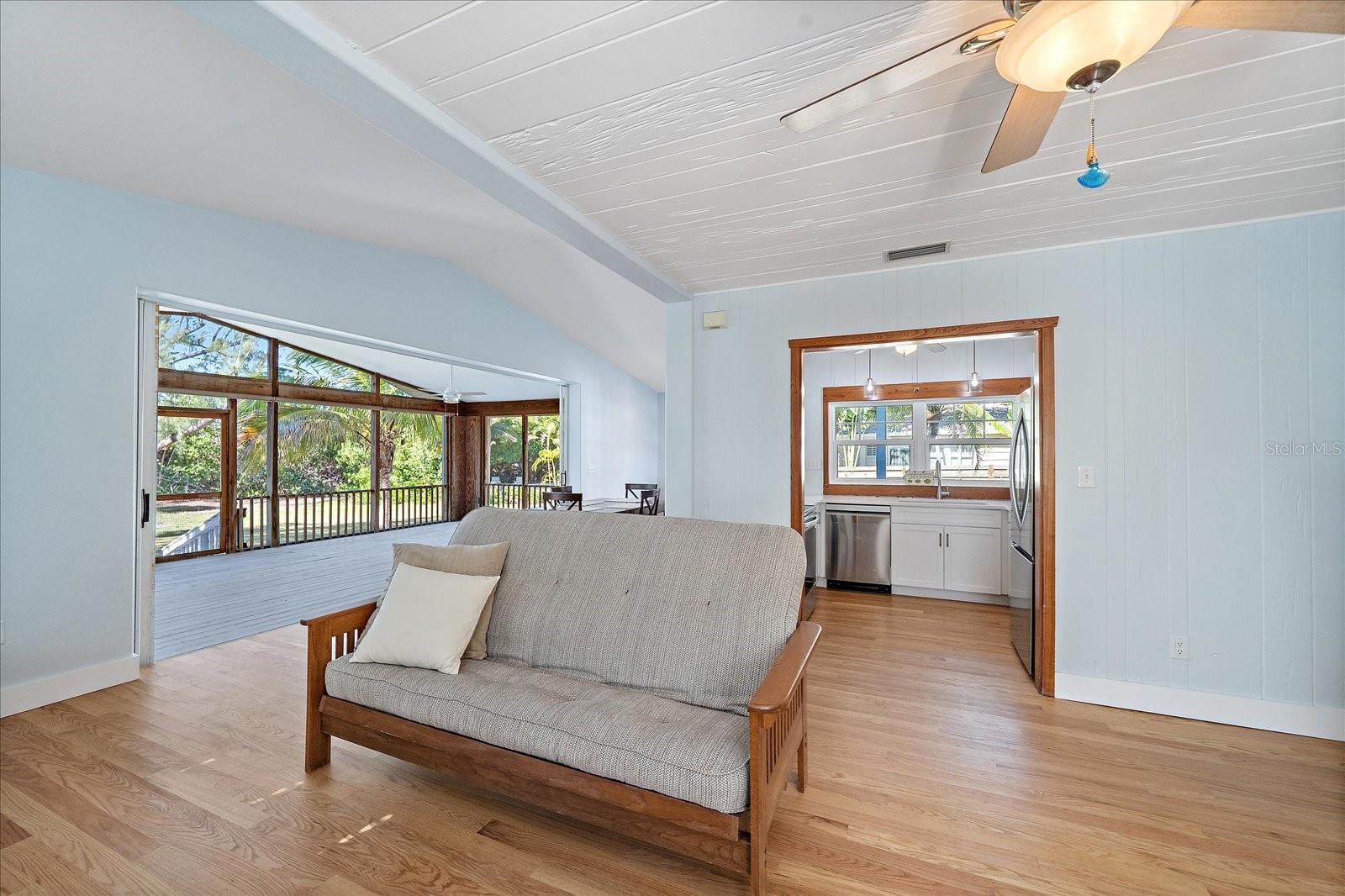 Image 27 of 49 For 6841 Longboat Drive S