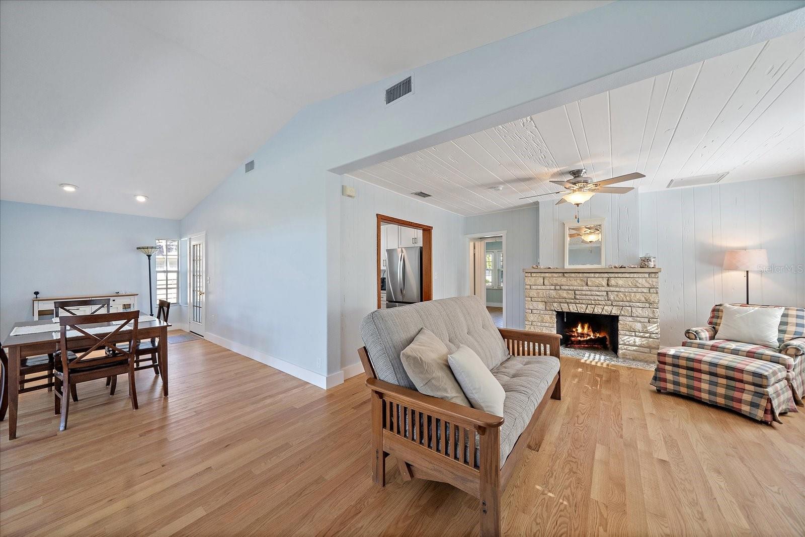 Image 28 of 49 For 6841 Longboat Drive S