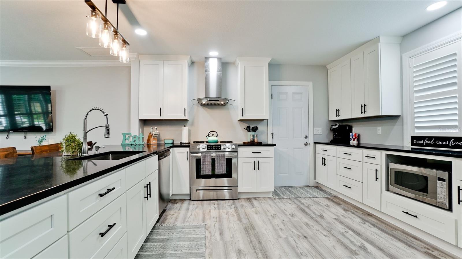 Image 11 of 75 For 1511 21st Street W