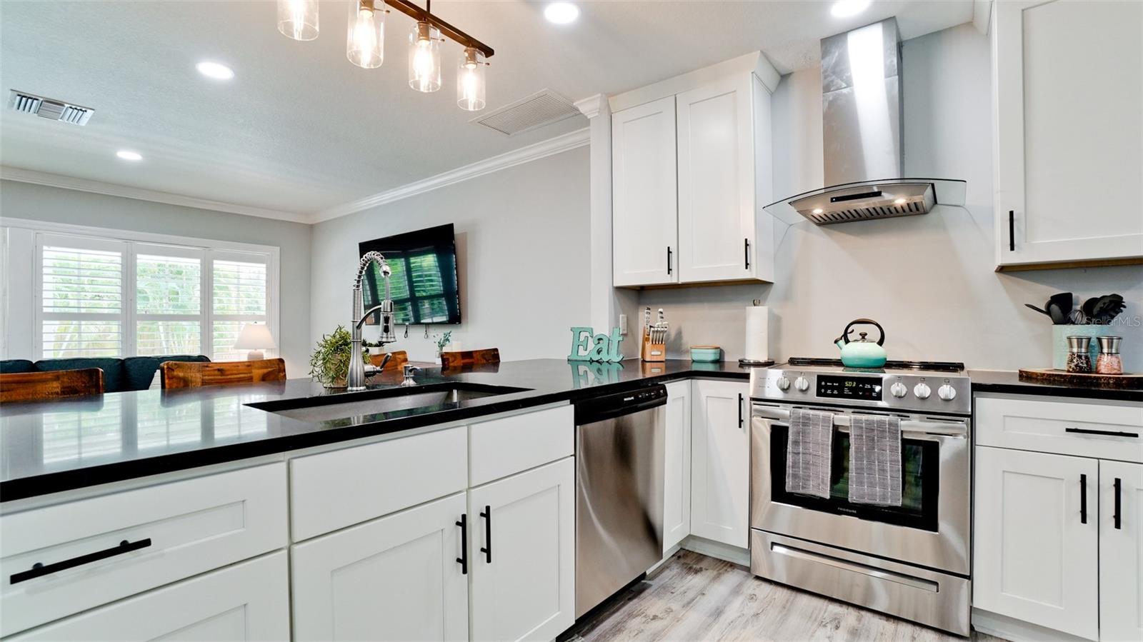 Image 12 of 75 For 1511 21st Street W