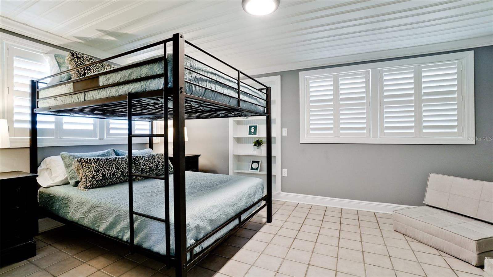 Image 43 of 75 For 1511 21st Street W