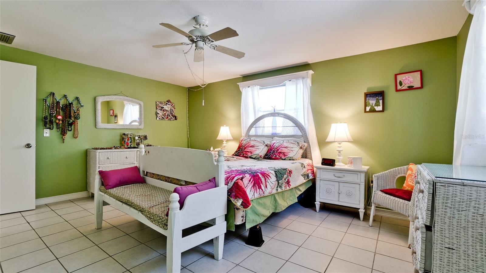 Image 38 of 77 For 627 Concord Lane