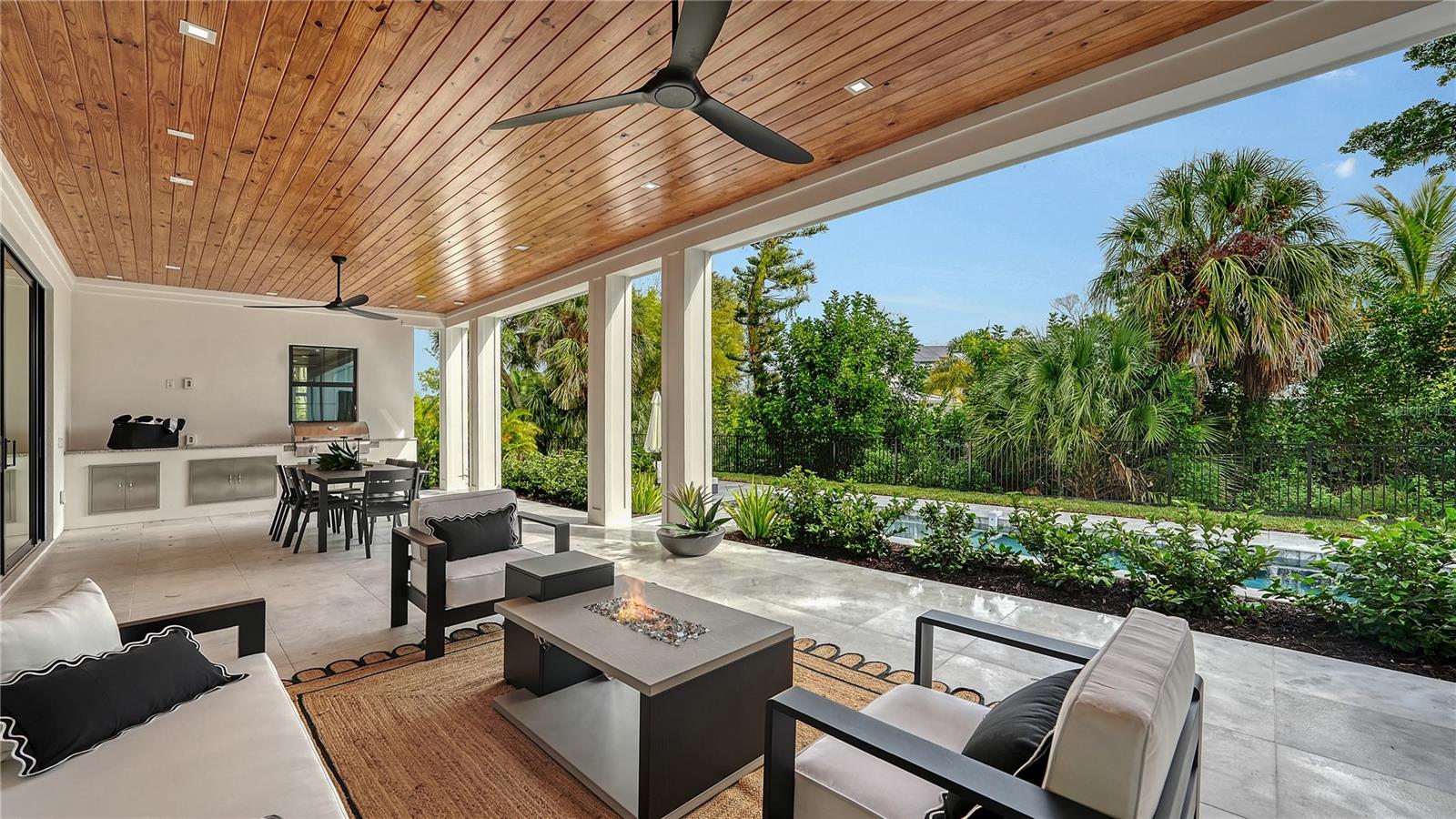 Image 12 of 57 For 656 Tropical Circle