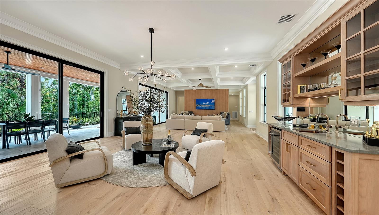 Image 19 of 57 For 656 Tropical Circle