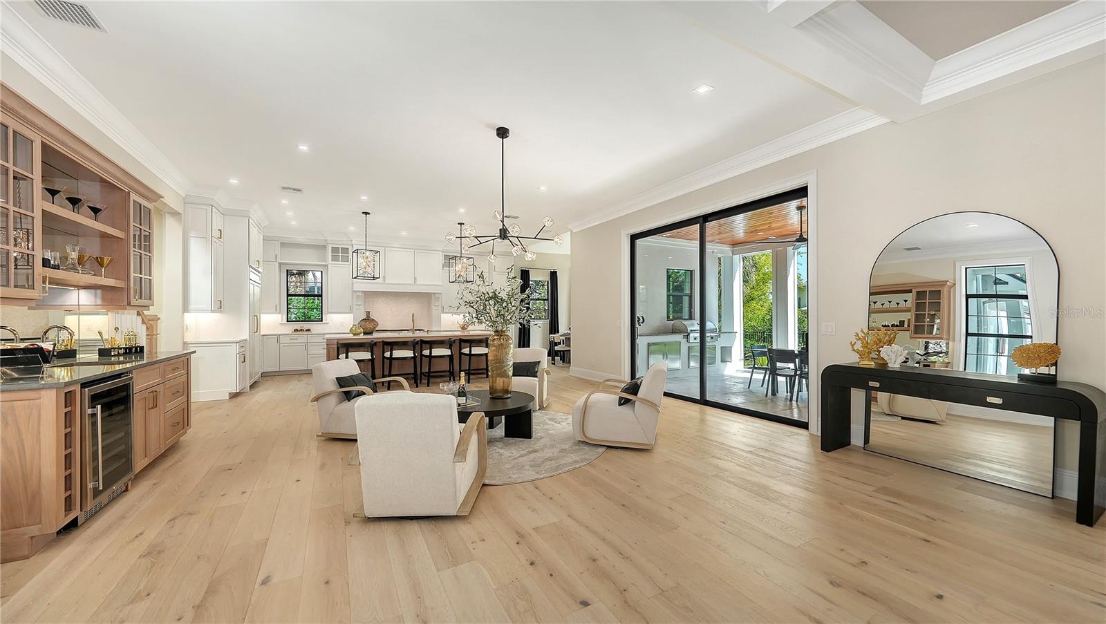 Image 20 of 57 For 656 Tropical Circle