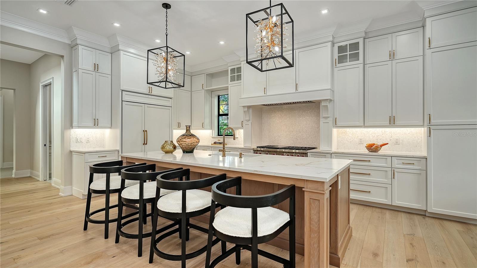 Image 25 of 57 For 656 Tropical Circle