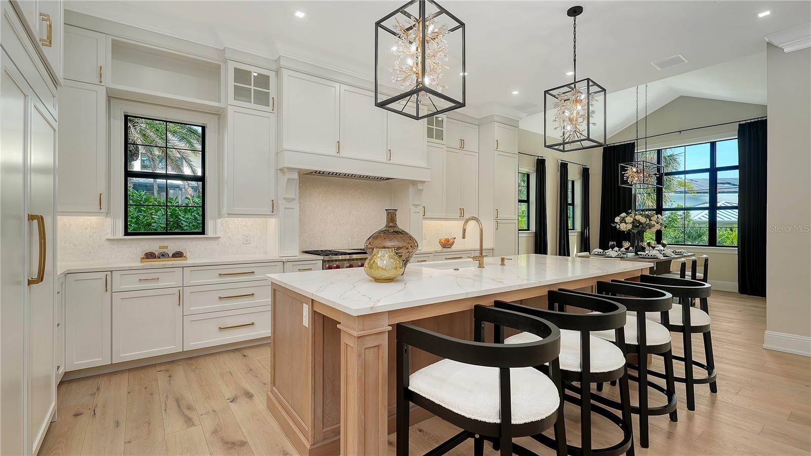 Image 26 of 57 For 656 Tropical Circle