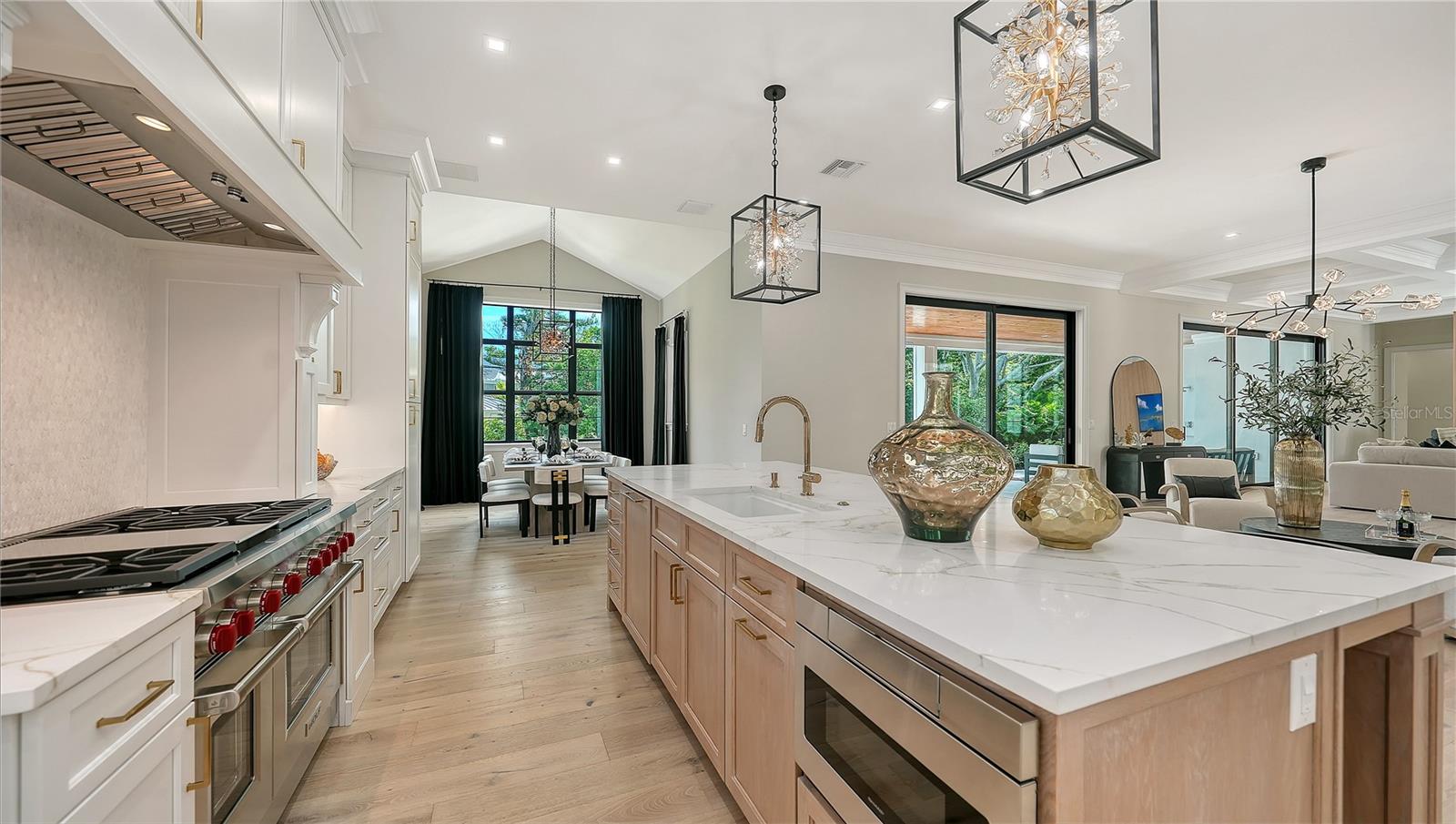 Image 30 of 57 For 656 Tropical Circle