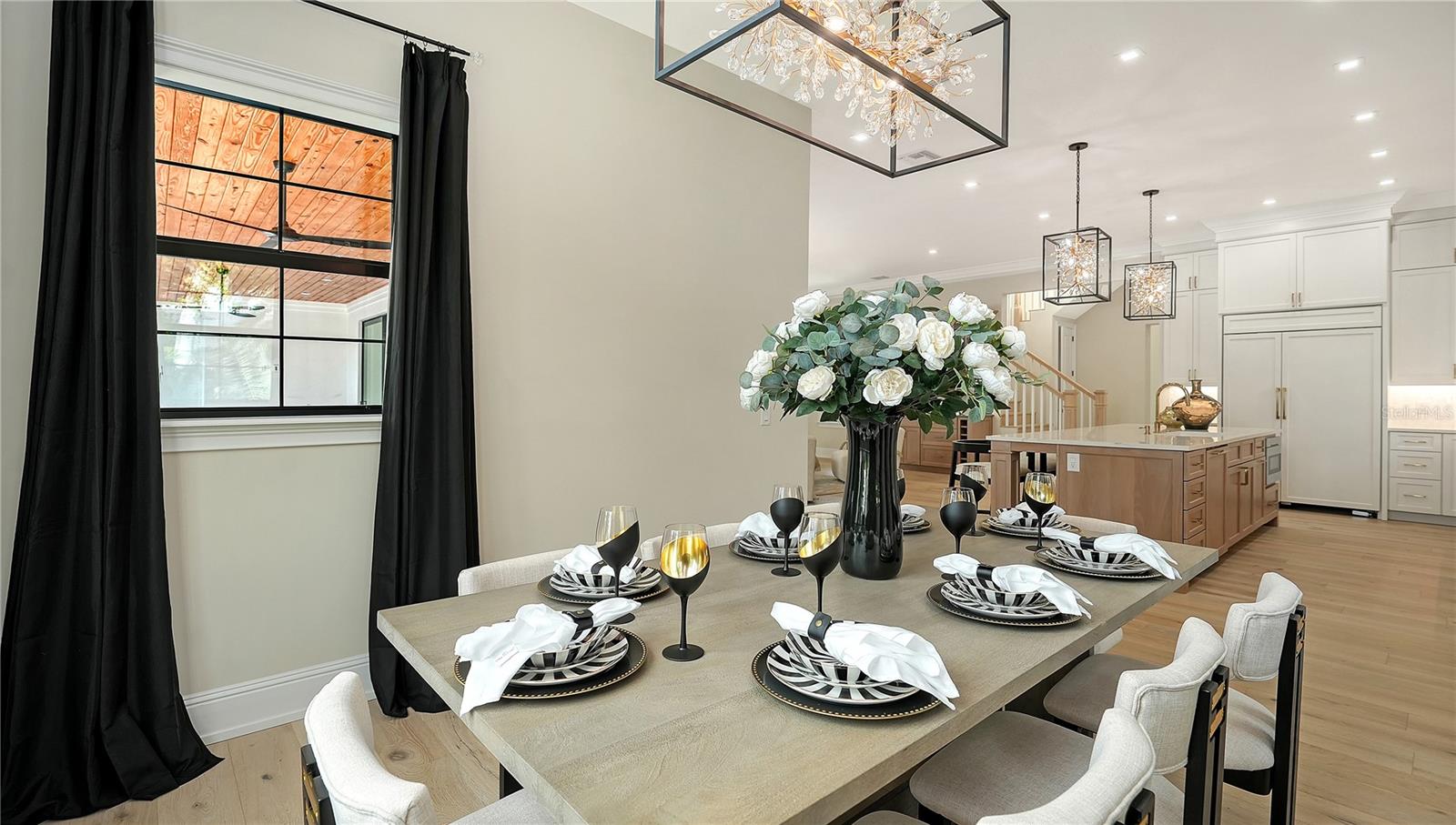 Image 32 of 57 For 656 Tropical Circle