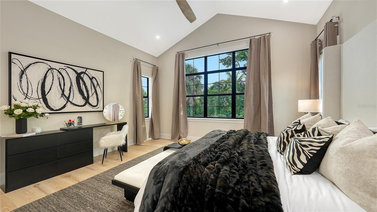 Image 34 of 57 For 656 Tropical Circle