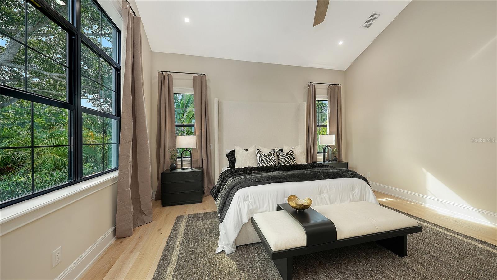 Image 35 of 57 For 656 Tropical Circle