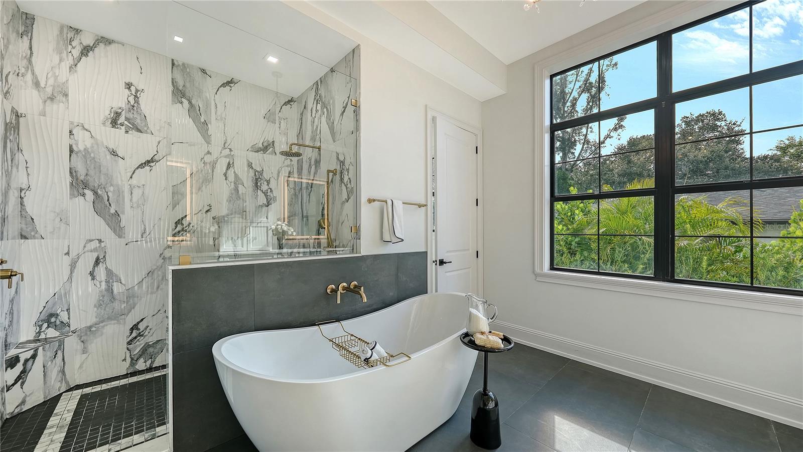 Image 37 of 57 For 656 Tropical Circle