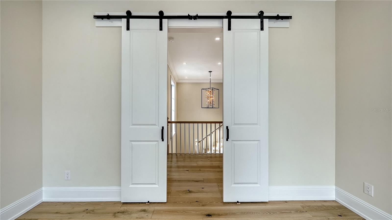 Image 46 of 57 For 656 Tropical Circle