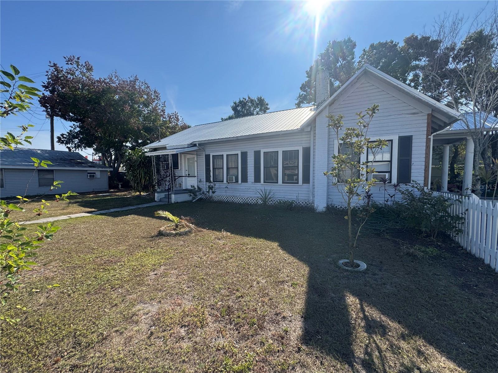 Image 2 of 14 For 25 Monroe Avenue 1