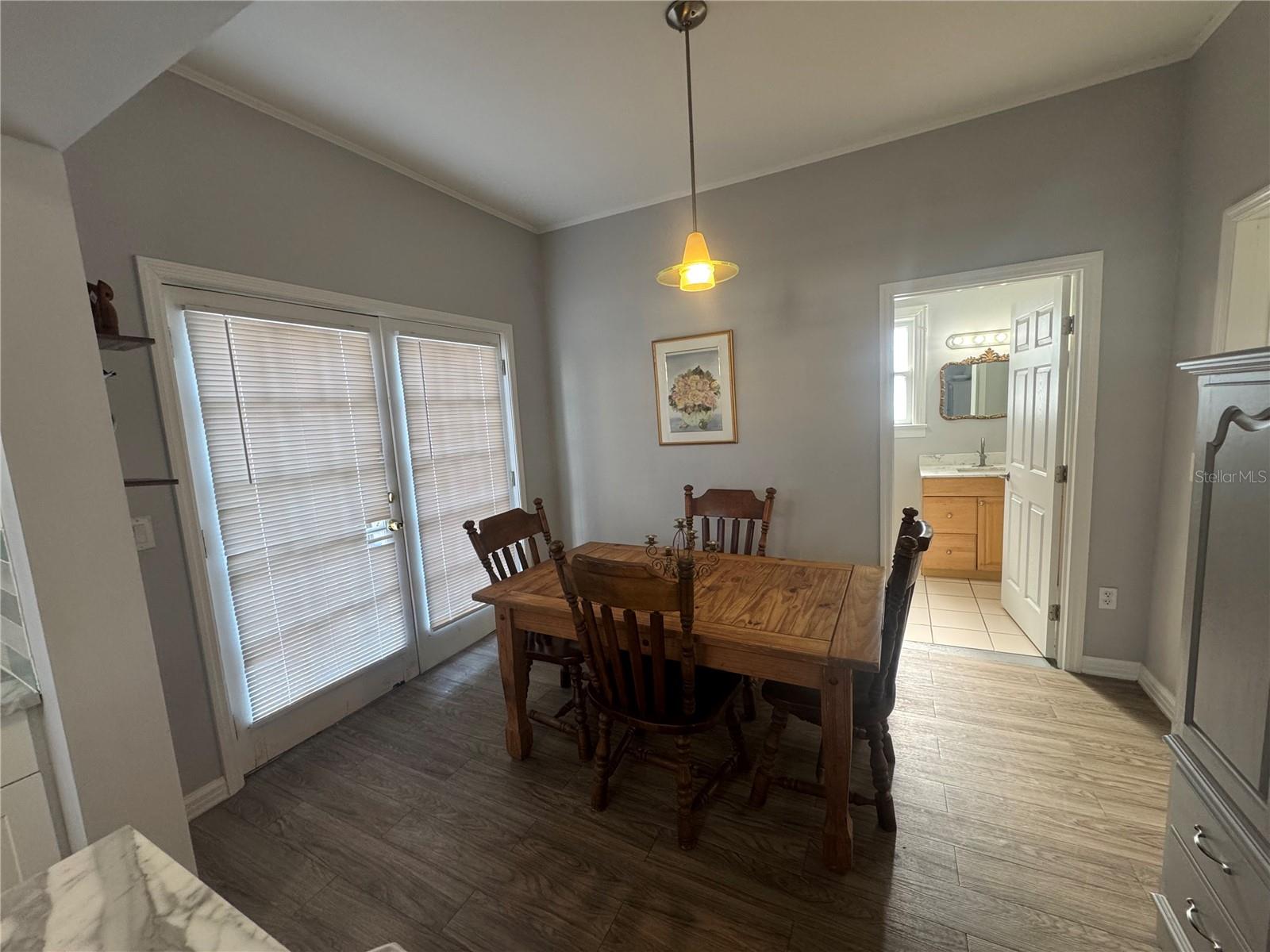 Image 5 of 14 For 25 Monroe Avenue 1