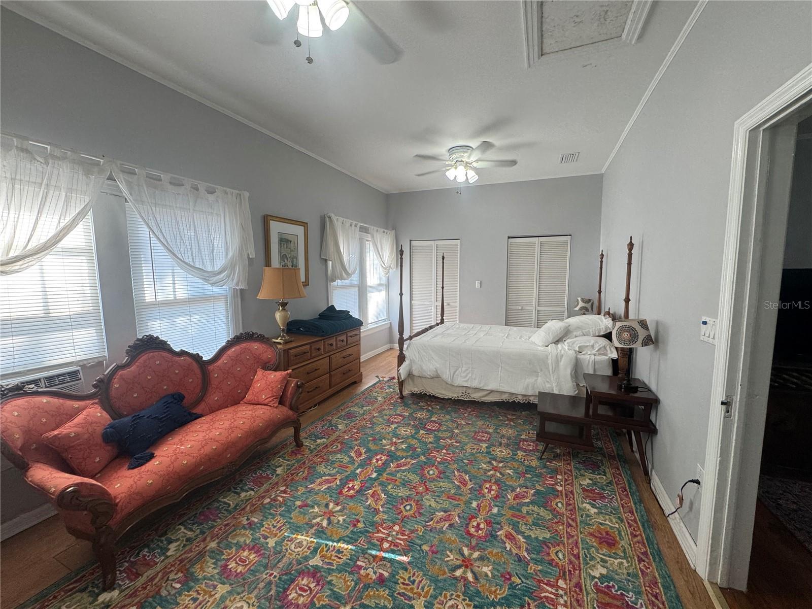 Image 6 of 14 For 25 Monroe Avenue 1