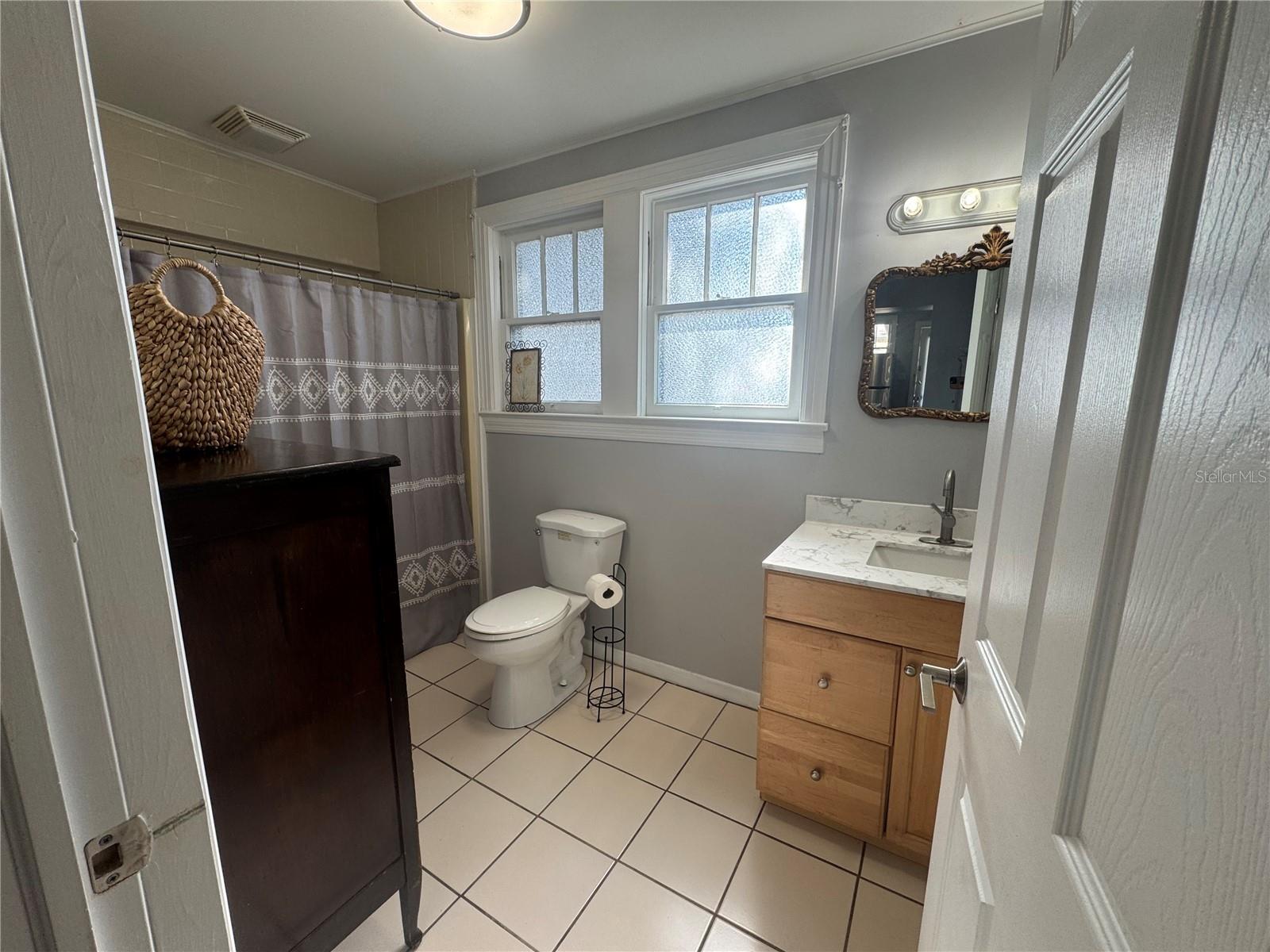 Image 8 of 14 For 25 Monroe Avenue 1