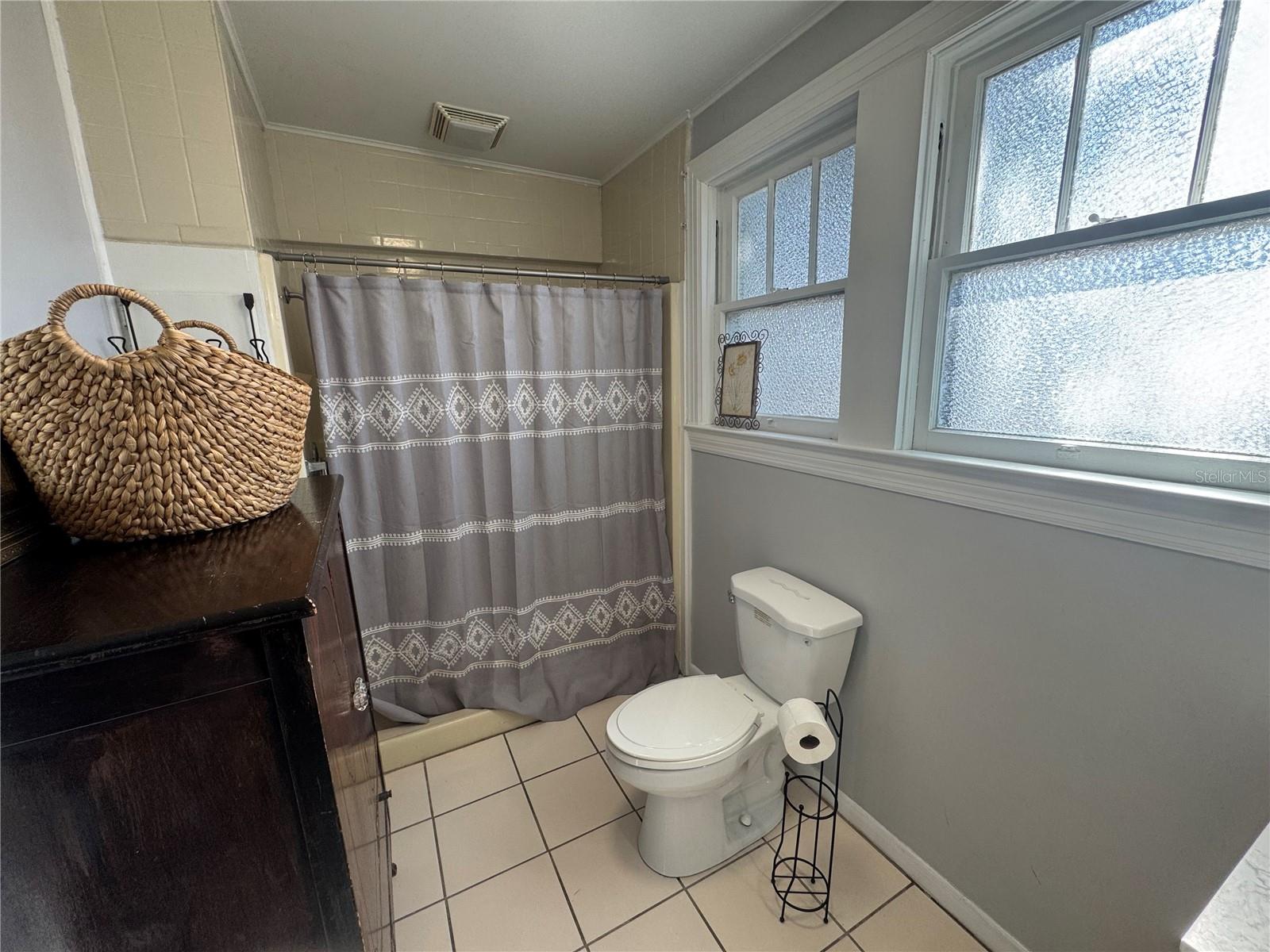 Image 9 of 14 For 25 Monroe Avenue 1