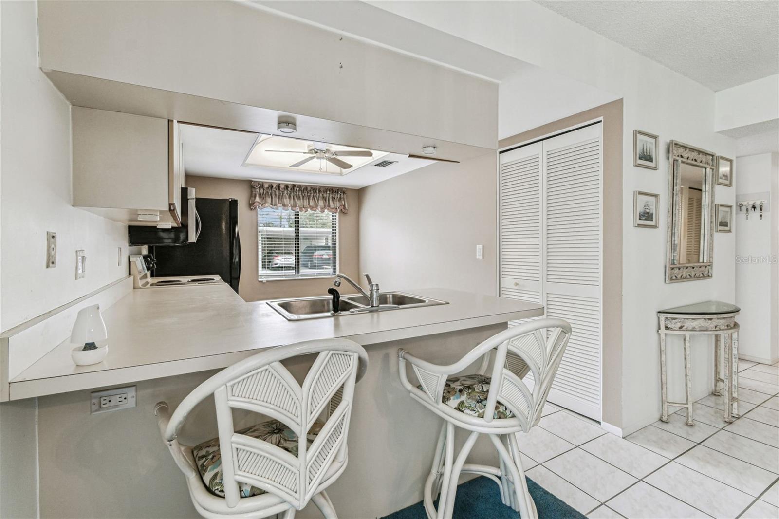 Image 10 of 37 For 7676 Eagle Creek Drive