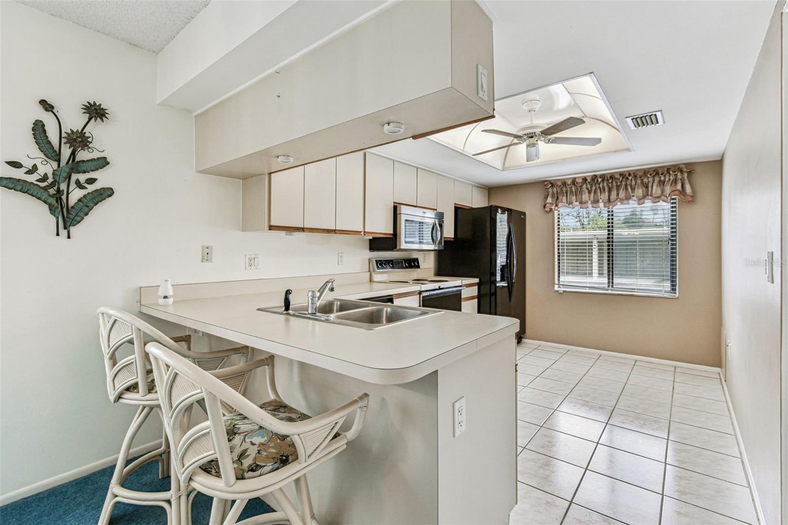 Image 11 of 37 For 7676 Eagle Creek Drive