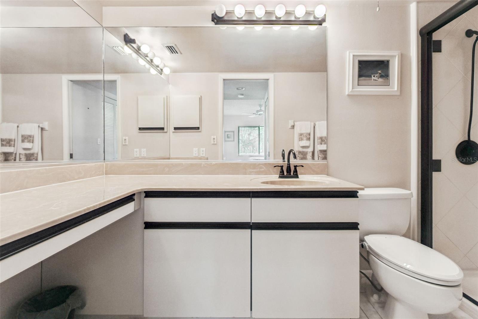 Image 16 of 37 For 7676 Eagle Creek Drive