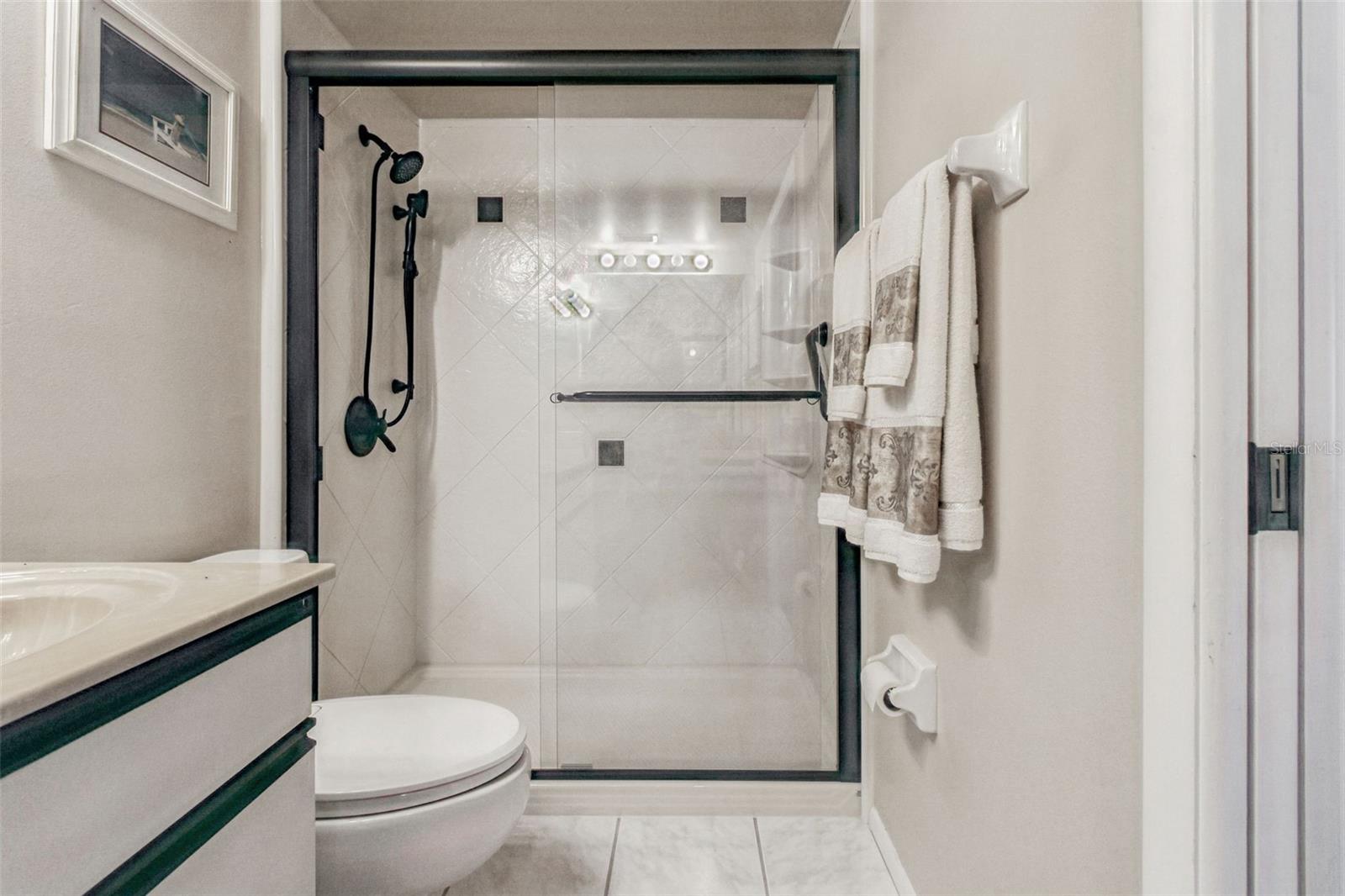 Image 17 of 37 For 7676 Eagle Creek Drive